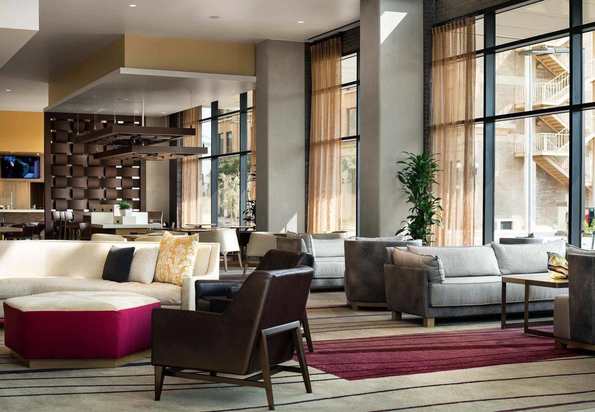 Courtyard By Marriott Phoenix Downtown Ngoại thất bức ảnh